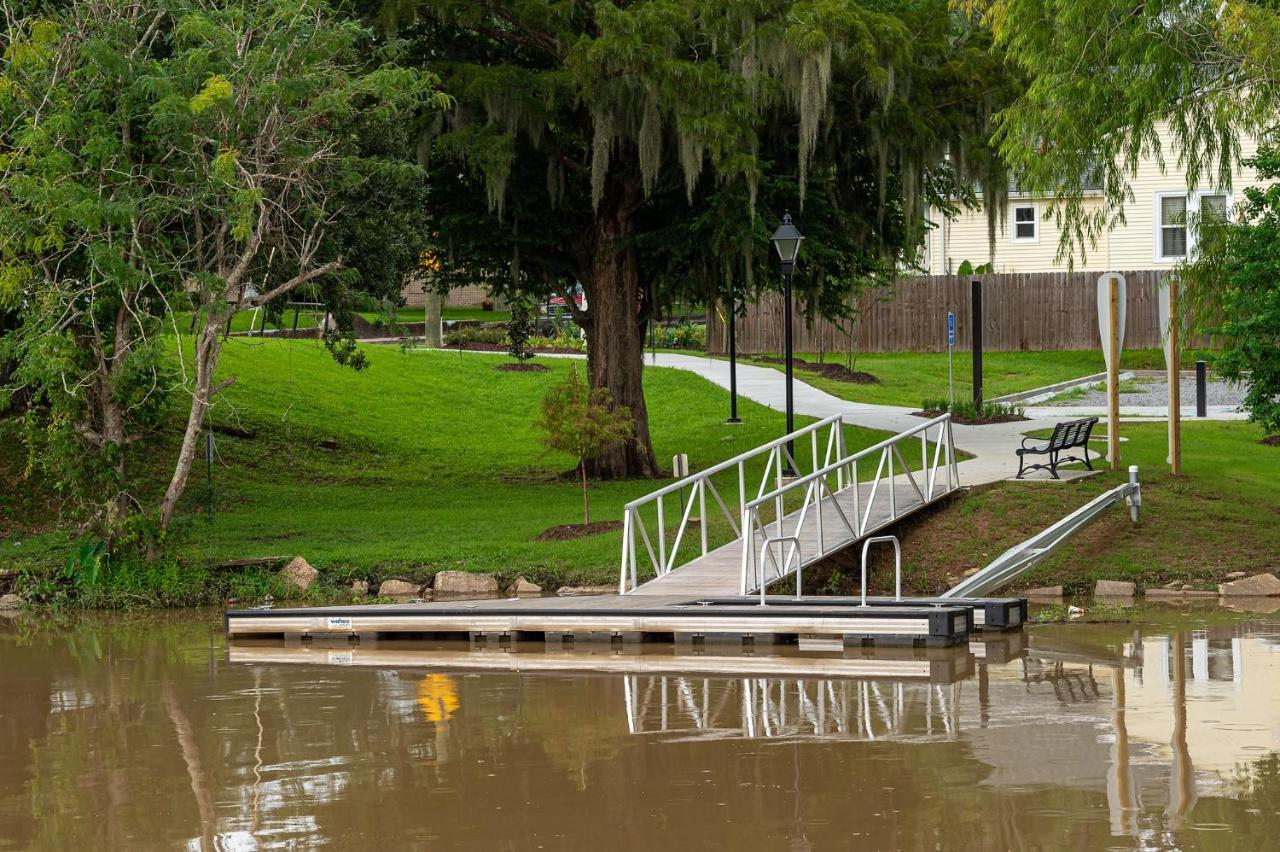 Chateau Royale, Pet Friendly, On Bayou, Downtown! New Iberia Exteriör bild