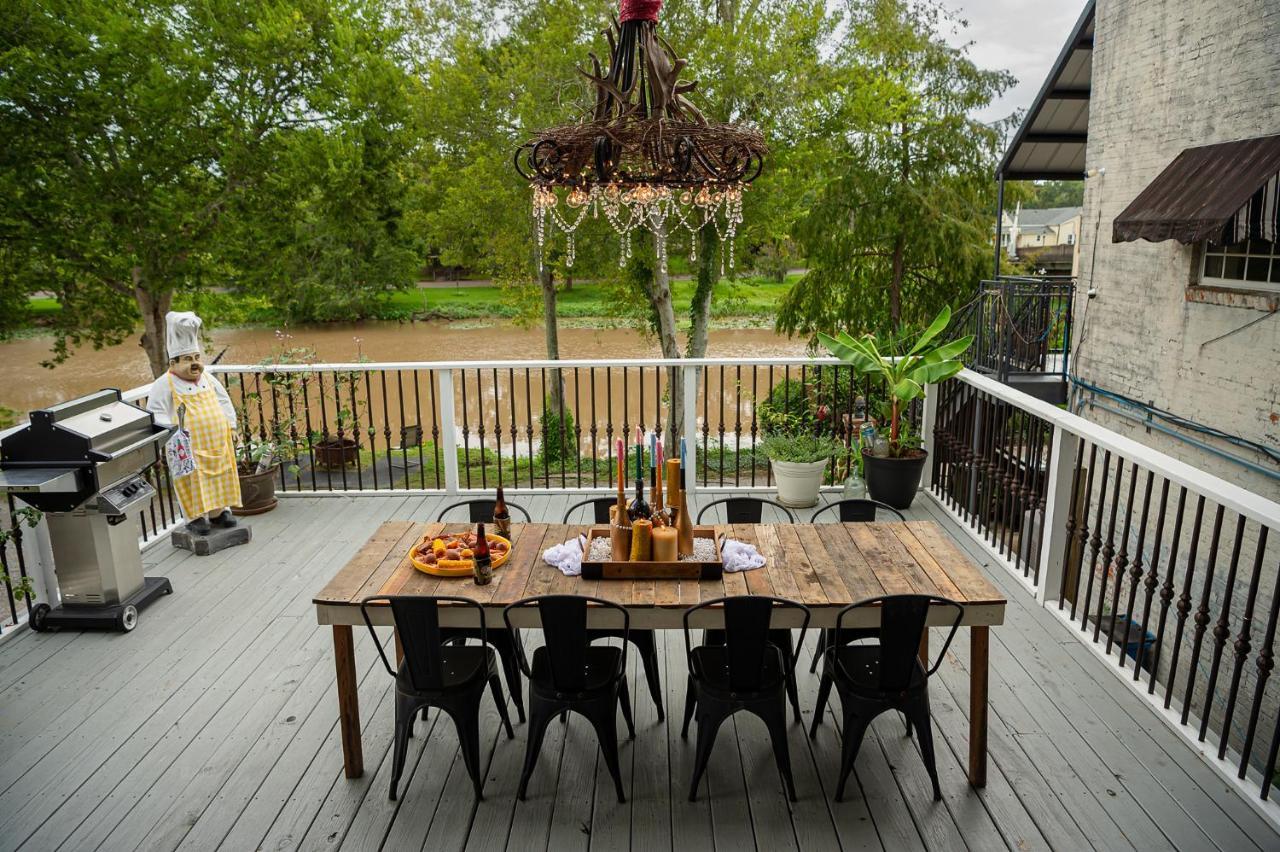 Chateau Royale, Pet Friendly, On Bayou, Downtown! New Iberia Exteriör bild